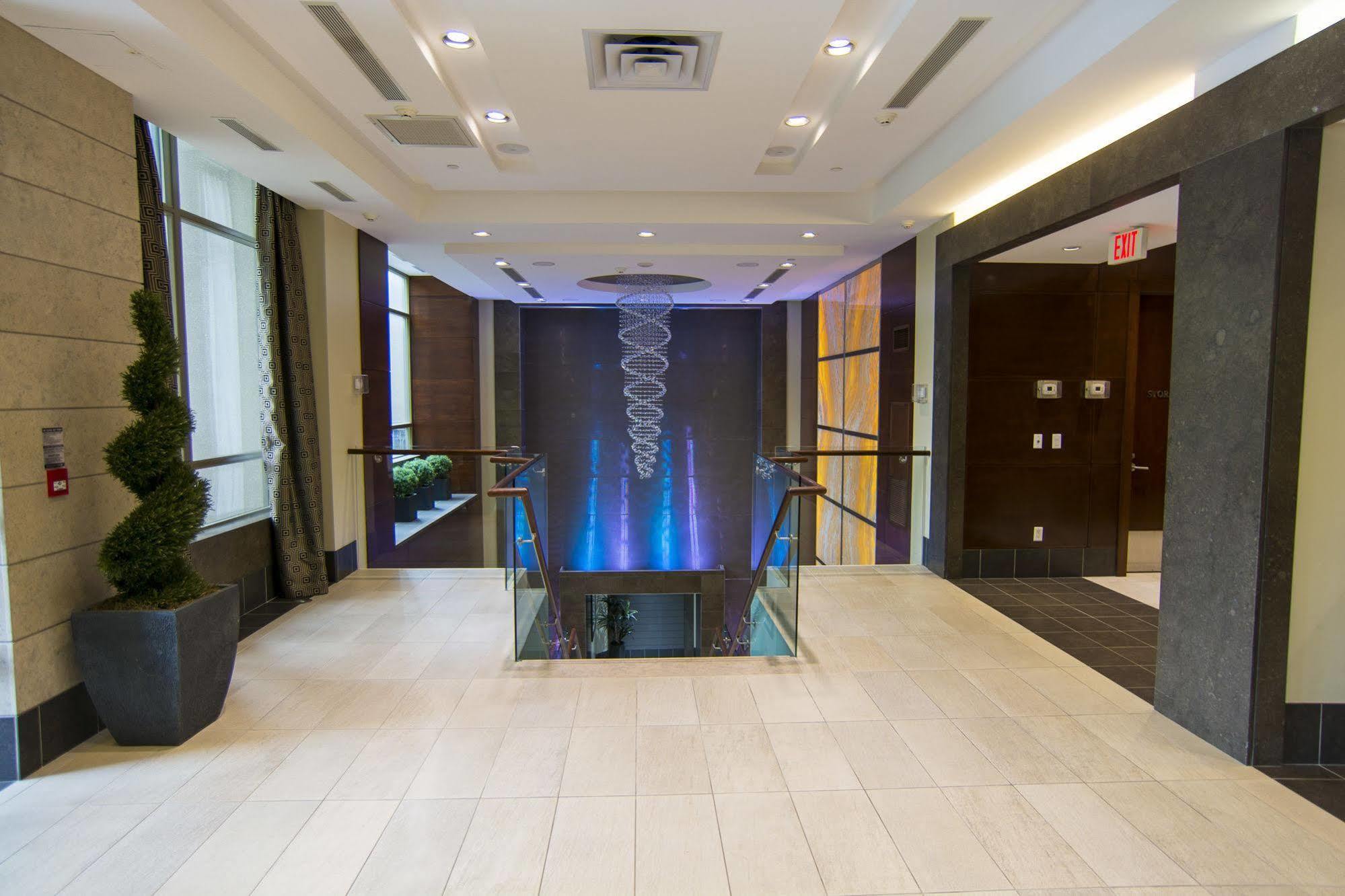Maplewood Suites - Square One Mississauga Luaran gambar