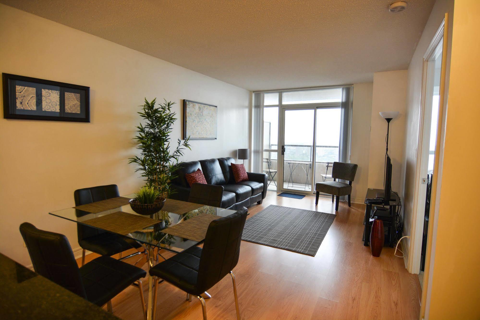 Maplewood Suites - Square One Mississauga Luaran gambar