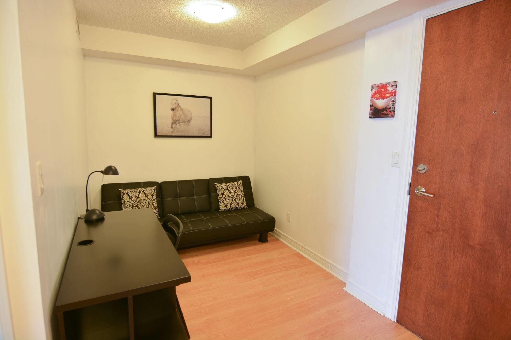Maplewood Suites - Square One Mississauga Luaran gambar